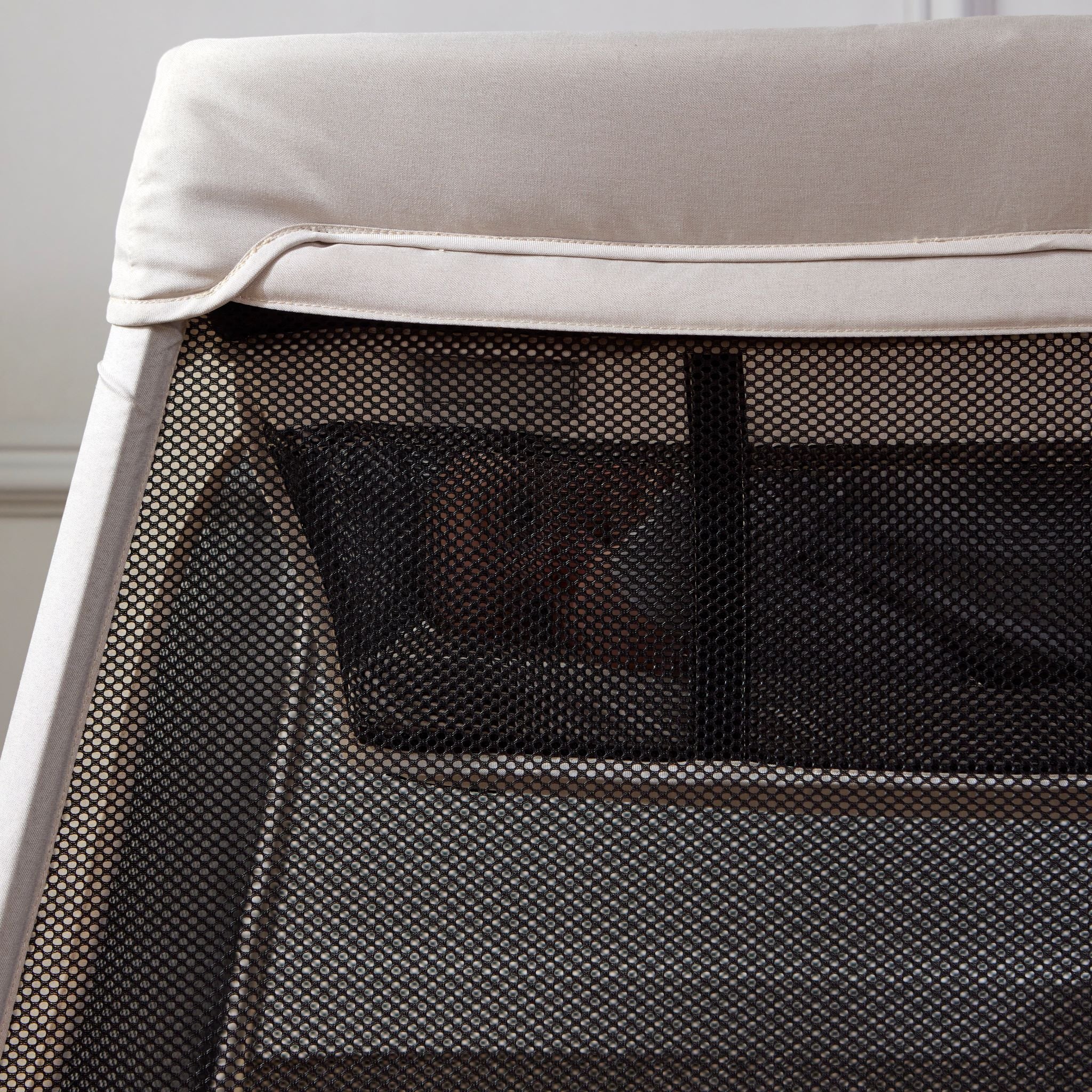 Air2 Travel Cot